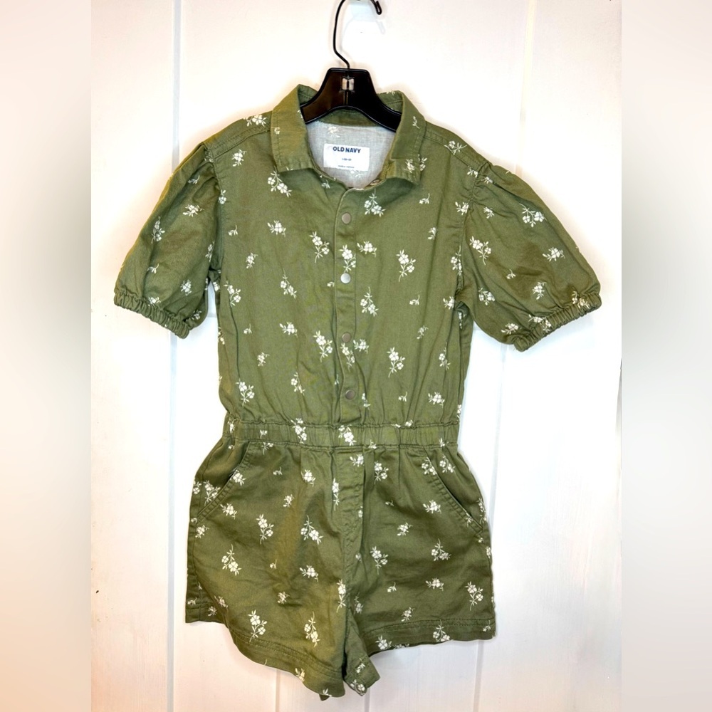 Old‎ Navy children’s SZ L (10-12) utility romper green with white flowers